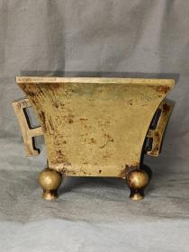 古董  古玩收藏  铜器   铜香炉  传世铜炉 回流铜香炉   纯铜香炉   长14厘米，宽10.6厘米，高9厘米，重量2.7斤