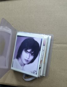 明星周边收藏 明星相册一本小册子 大概22张 3寸彩照为主 流星花园f4 言承旭周渝民等，twins ，谢霆锋 ，杨千嬅，陈慧琳 。品相如图，一本齐售。