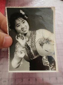 拿扇子美女，老照片相片像片