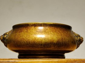 旧藏：精品铜香炉，包浆浓厚，器型饱满，收藏使用均可。

高5.3公分 口径9.5公分 重573克cy