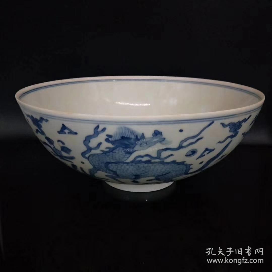 旧藏，大明成化年制憲宗皇帝登基隆庆上品佳器之宫廷贡品款。青花麒麟连花纹薄胎大碗