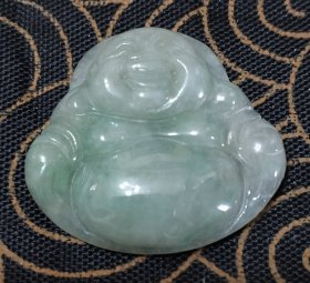 天然翡翠大肚佛挂件一个，保存完好品相一流，