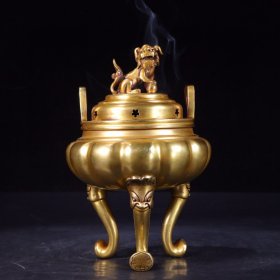 回流：宣德款铜鎏金香薰炉摆件。 规格：高23厘米、直径15厘米，重3016克。