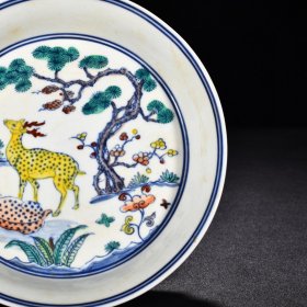 瓷器 明成化斗彩福夀延年松鹿图盘 高3.3厘米 宽16.5厘米