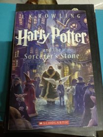 Harry Potter and the Sorcerer's Stone (Harry Potter Series, Book 1)