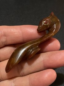 良渚风格龙勾 地方玉软玉，品相完整