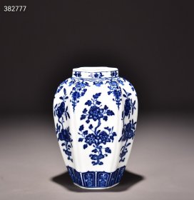 旧藏大清乾隆青花折枝瓜果花卉纹罐！