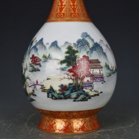 清乾隆矾红描金通景粉彩山水纹蒜头瓶 30×14厘米