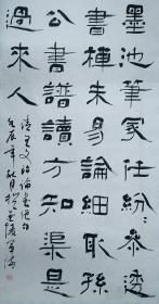 石军海先生现为中国书法家协会会员、浙江省书法家协会教育委员委员、宁波市书法家协会创作委员会副主任，全国首批书法名教师，江东区名教师。2012群星璀璨·全国群众美术书法摄影优秀作品展铜奖、浙江省反腐倡廉书画展二等奖。 是宁波市中小学教师中的首位书法专业硕士，毕业于南京艺术学院。在全国书法教育年会中，石军海被评为全国首批书法教育专家！书法一幅74x142纸本托片。保真包退。