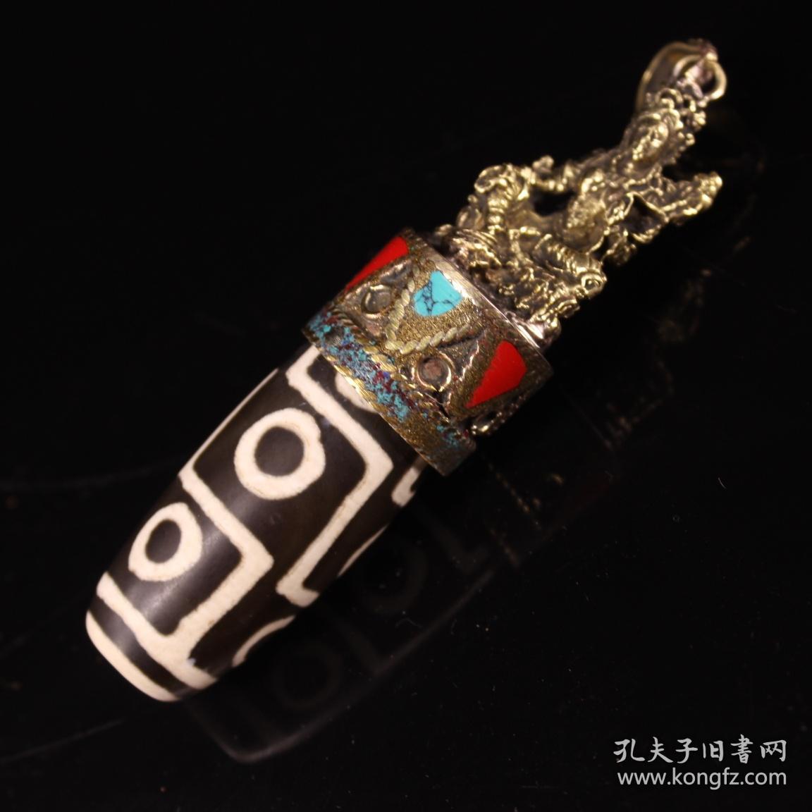 珍藏西藏收绿度母祖九眼至纯天珠挂坠
高10厘米 宽2厘米 重58克