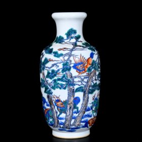 清乾隆斗彩麒麟纹赏瓶；31x14厘米