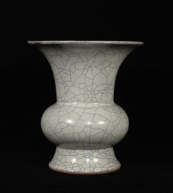 宋哥窑乾隆御题纹花觚，高16.7×15.5厘米