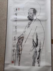 吴山明4平尺达摩图，展览过的精品，画心80X43厘米，己裱成立轴，
吴山明（1941年—2021年），浙江省浦江县人。曾任中国美术学院教授、博士生导师。中国美术家协会理事。浙江省美术家协会副主席、杭州市文联名誉主席、杭州美术家协会主席。