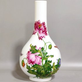 清代雍正郎世宁珐琅彩花卉长颈瓶  尺寸高23公分直径12.5公分