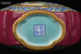 清乾隆胭脂红秞开光珐琅彩描金安居落业纹双耳扁瓶