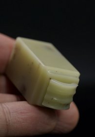 青田老矿封门青墨韵钮章