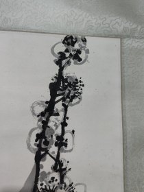 钝丁/精品梅竹图立轴，1996年作，纸本绫裱原装原裱，畫芯34×94厘米，整轴43×183厘米，漆木轴头，款印如图品相好。钝丁(1943年—2018年)名臧鹤龄，又名臧钦。祖籍河北易水，世居天津。少时从师“湖社”李鹤筹(枕湖)先生学习恽南田、新罗山人画法，后师从梁崎(漱湖)先生学习八大山人、石涛画法。并研读历代名家经典画论，乐在其中。其书法受教于龚望先生，研习两汉碑版，
