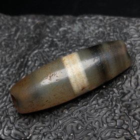 旧藏 多线天珠 尺寸 4.7×1.6厘米，重 16.6克