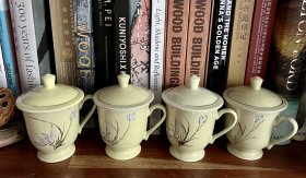90年代景德镇带盖老瓷杯·手绘兰花图案·素雅青绿釉色·4支老茶杯合售（微瑕，如图）