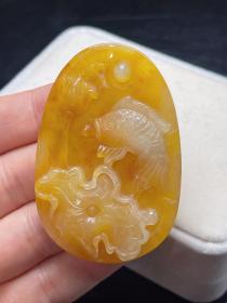 翡翠黄翡“连年有余”料子细腻，