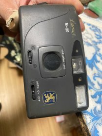 lamcs兰狮m-30胶卷相机  收来的，成色如图所示，未测试，当摆件处理，