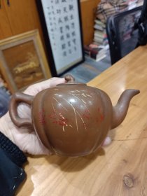 珍品陶壶《钦县坭兴厂》50年代，坭兴陶《仿生瓜茶壶》一把，广西三宝，中国四大名陶之一，民国老艺人纯手工制作，造型好，工艺好，年代感强！