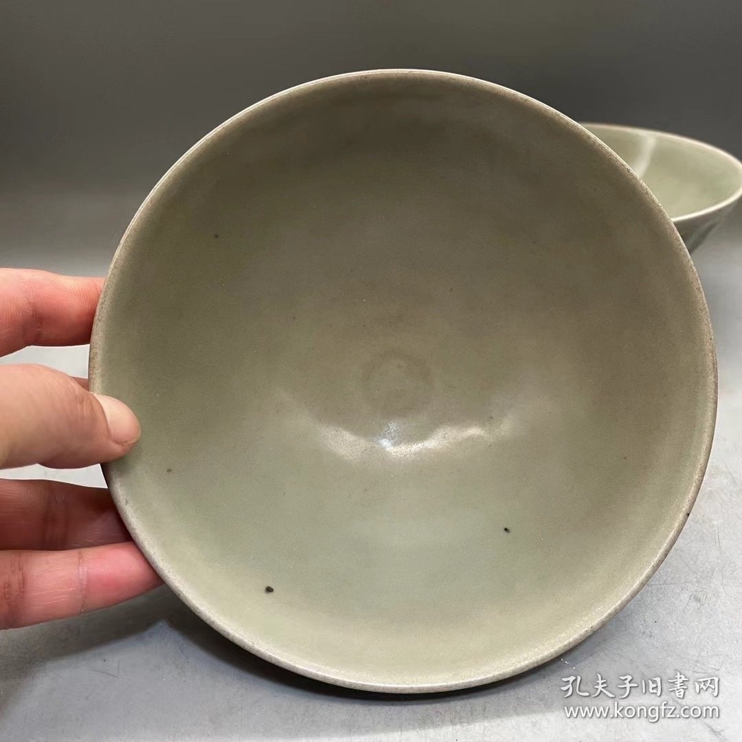 龙泉窑碗一对