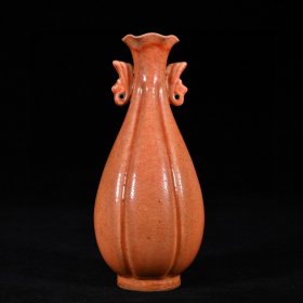 宋柴窑豇豆红釉薄胎双耳瓜瓣纹胆瓶