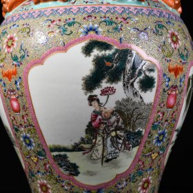 清乾隆古月轩粉彩开窗八仙人物兽头瓶 41*25厘米
