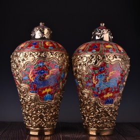 元白浒孤窑法华彩麒麟多宝鎏金花卉纹梅瓶