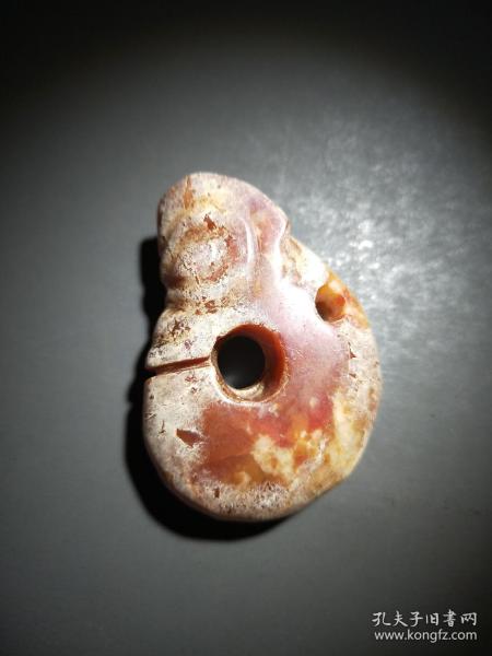 红山玉猪龙一个