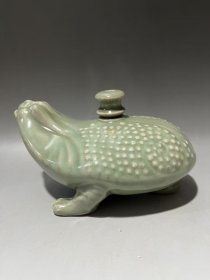 龙泉三足金蟾水滴