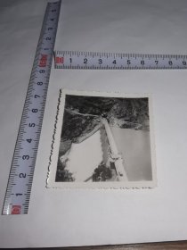大坝---老照片！！---1967年《干砌石坝坝顶溢流之声》！背面有手写留言