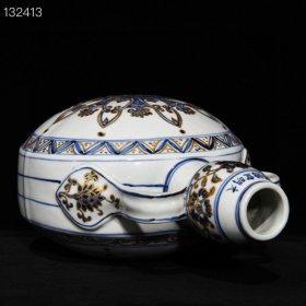 明宣德青花描金宝相花纹双耳扁瓶,