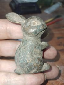 铜的小兔子