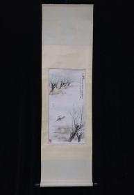 国画 吴雨苍先生作品 立轴 原装原裱
吴雨苍，名吴霖，字雨苍，1916年出生，祖籍无锡，长期定居苏州，出生三月父亲病殁，靠母亲养育长大。其母出身名门，早年拜吴观岱习画，后入学上海圣玛利大学，曾与宋氏三姐妹同校就读，毕业后长期执教，为人师表。吴雨苍时常追忆母亲知书达理，育子教诲良多。