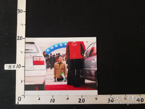 ZZP-3848苏少龙，中国摄影家协会会员、美国国际摄影家协会vrp会员、中国区纪实摄影委员会常务副会长、环球摄影学院客座教授、美国职业摄影师协会《ppA》会员、中国国际摄影协会五星会员。上世纪八十年代起，从事摄影创作三十年。摄影照片