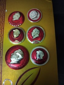 3一5Cm双园像章12枚