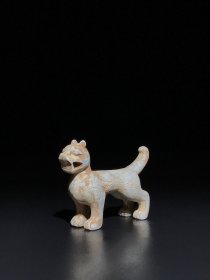 和田玉虎符：玉质细腻，包浆厚重，沁色入骨，雕工精细，品相完美，细节如图。