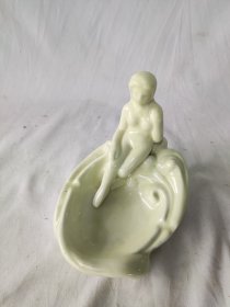 怀旧民俗老物件七八十年代贵妃出浴老烟灰缸瓷塑摆件家居客厅博古架摆设收藏佳品不多见