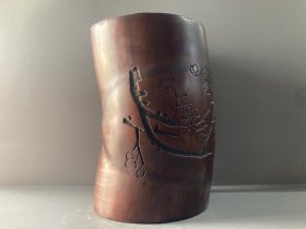 竹雕笔筒（高17.直径11.5.厘米）