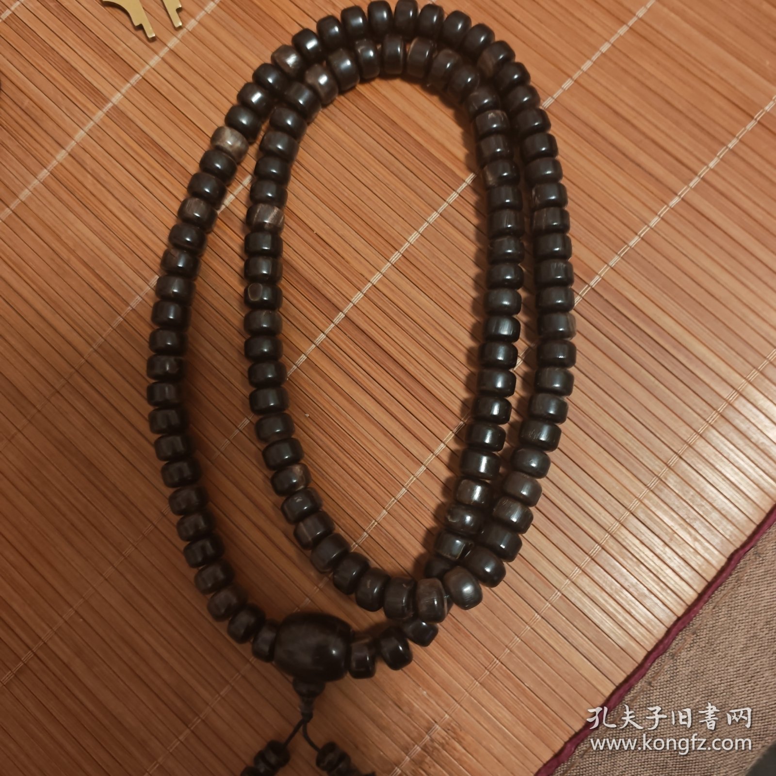 非常漂亮稀罕的黑珠子项链一条放漏出