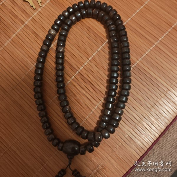 非常漂亮稀罕的黑珠子项链一条放漏出