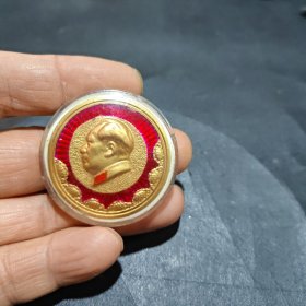 毛主席像章，塑料，手工上色，金头像，向日葵，品相如图