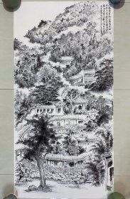 山水画，焦墨山水，九龙叠翠卧江南，写意画法，皴法点染，写生作品，参展原作，看墨韵，看水线，树木和房子亭子的刻画很细，亭子的牌匾题字都画的很细，画树难画梢，老师的树木画的非常用心，纯手绘，假一赔万，江苏省美协沈家康老师的原创大作，老师的这幅水墨参展写生作品画的真的很细，不亚于中美协老师，笔法苍劲有力，浓淡干湿焦，行云流水。三份画，七分裱，水墨画装裱后非常大气，漂亮。尺寸：1.4米×70的，四尺整张。