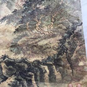 明代画家王谦作品<秋山流泉>王谦，字牧之，号冰壶道人，浙江杭州人。明代画家。王谦，生卒年不详，约活动于明永乐至正德年间。作梅花清奇可爱，落笔雄逸。传世作品有《卓冠群芳图》、《墨梅图》等。