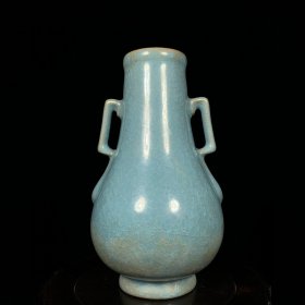 宋汝窑冰裂纹双耳瓶，高19直径10.5cm，