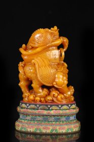 旧藏寿山石田黄石麒麟摆件重量672克