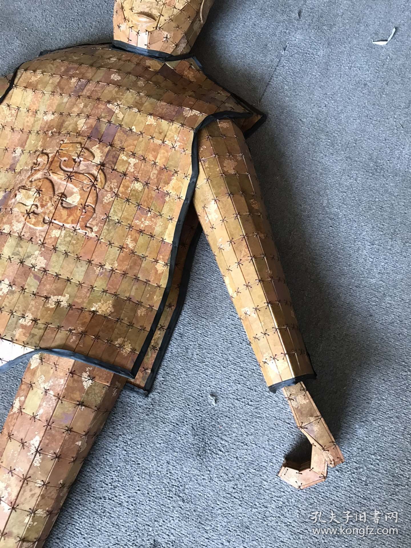 清代金缕~龙雕~玉衣一套,完好无断线,尺寸品相如图!