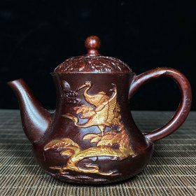 紫铜鎏金松鹤延年壶，高8.8厘米，长11厘米，重324克
